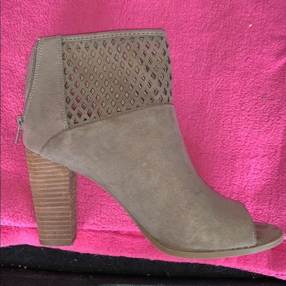 Ankle booties - Picture 2 of 5